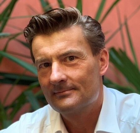 https://cdn.gdch.de/prod/csm_Forensik1_Portrait_John_947843c989_90b7646d71.jpg