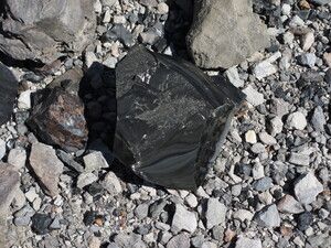 https://cdn.gdch.de/prod/csm_Glas_Abb1_Obsidian_9d95485e3a_e40296d747.jpg