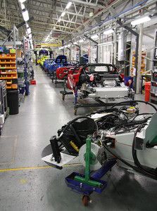 https://cdn.gdch.de/prod/csm_Karosseriefertigung_Autoindustrie_Wikipedia_a853bbf076_098258a273.jpg