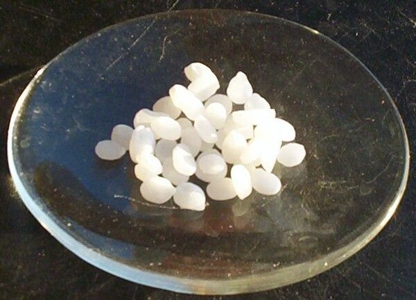 https://cdn.gdch.de/prod/csm_Sodium_hydroxide_f1ee6654b3_a4e012f187.jpg